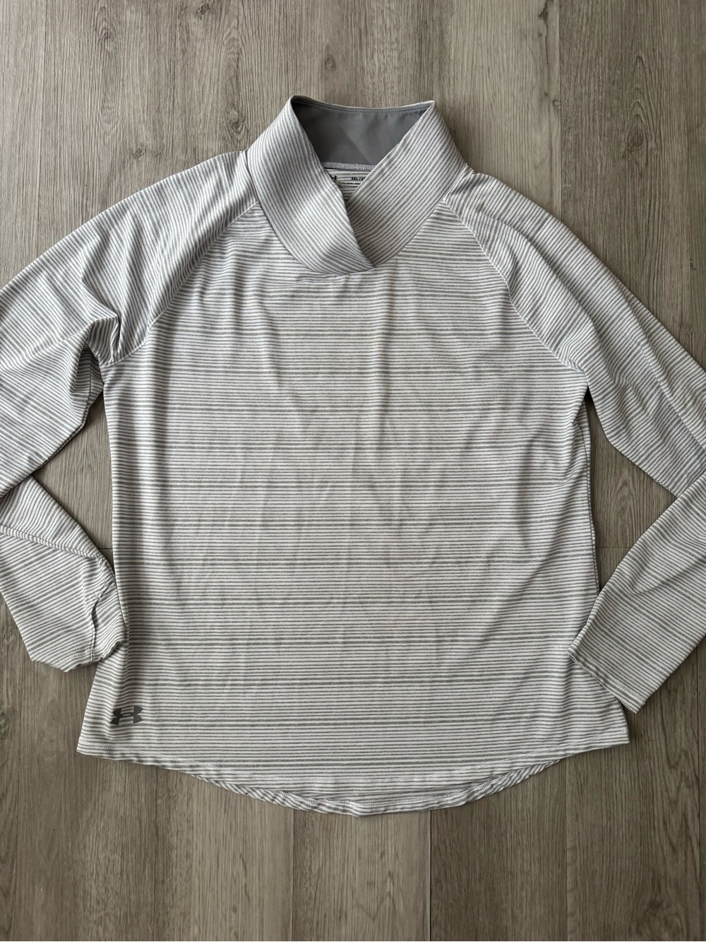 Under Armour Womens Zinger Long Sleeve Performance Pullover loose fit Size 2XL